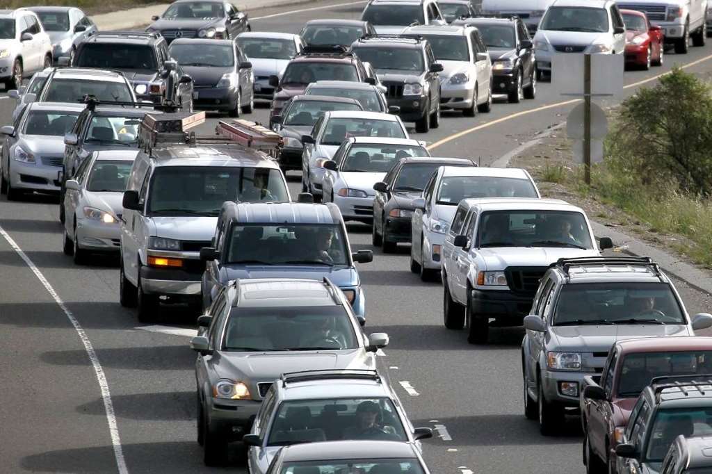 Η βενζίνη συνεχίζει να κερδίζει έδαφος - Έκρηξη στα υβριδικά