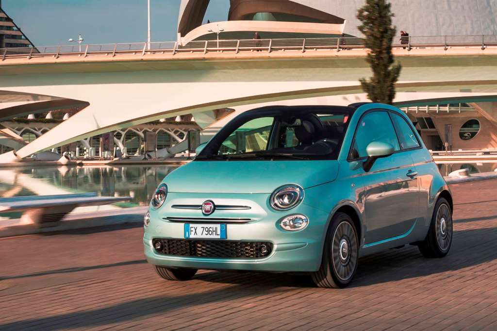 Το Fiat 500 Hybrid έφτασε στην αγορά