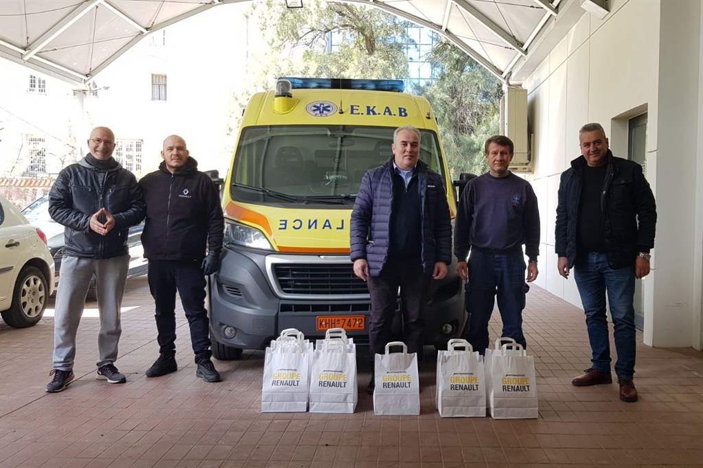 H Automotivo A.E.B.E. δωρίζει ιατρικές μάσκες στο ΕΚΑΒ