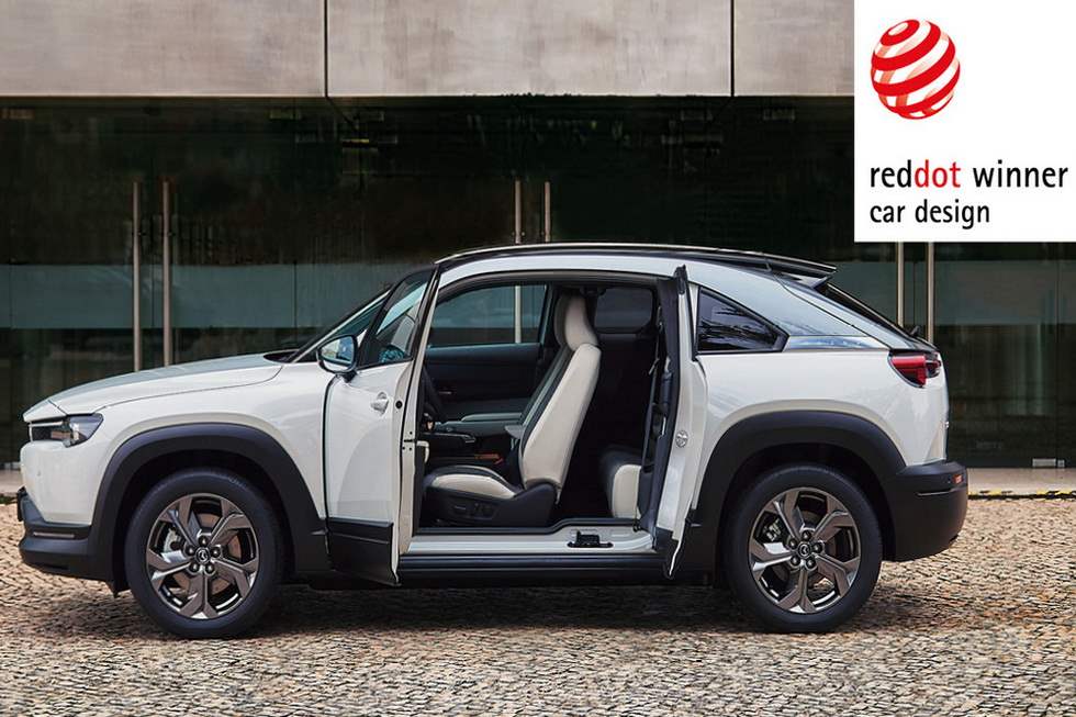 Τα νέα Mazda CX-30 και MX-30 κέρδισαν το Red Dot design