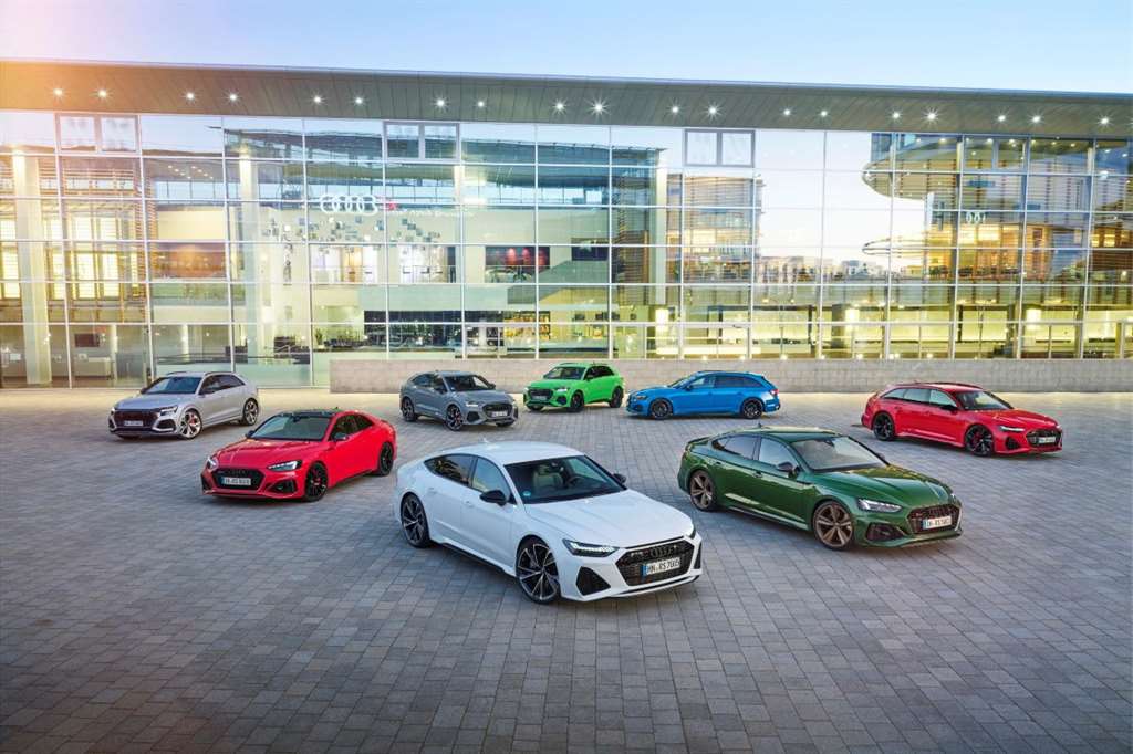 Πίσω από ένα Audi RS