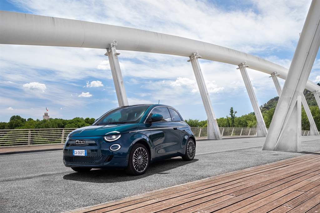 Stellantis e-Mobility και Fiat 500 electric