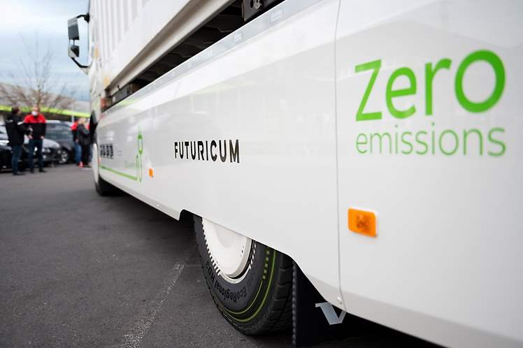 Κινείται αποκτά με ελαστικά Continental