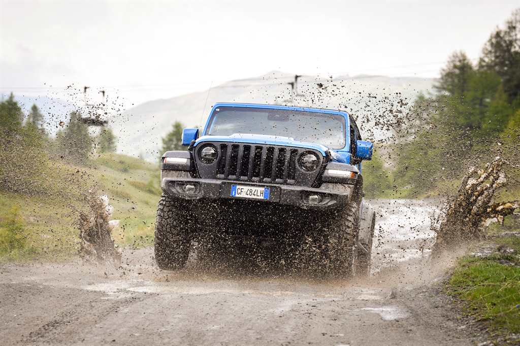 Νέα σειρά αξεσουάρ για το Plug-in Hybrid Jeep® Wrangler 4xe