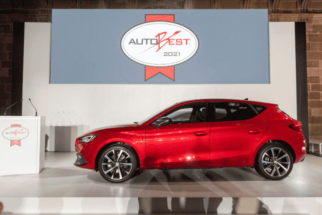 Το SEAT Leon παρέλαβε το τρόπαιο “Best Buy Car of Europe 2021”