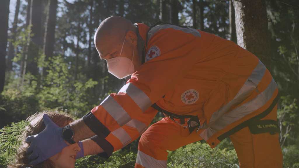 Το πιο πρόσφατο βίντεο της σειράς «Lifesavers» της Ford παρουσιάζει το Βαυαρικό Ερυθρό Σταυρό