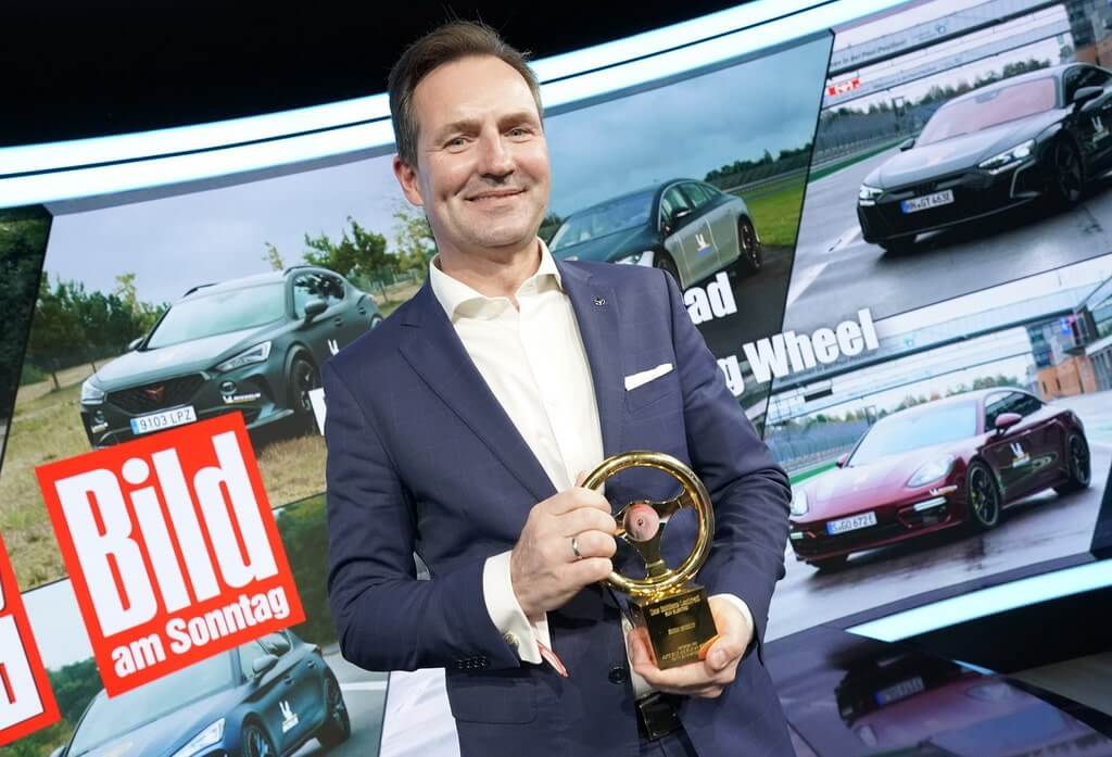 Το SKODA ENYAQ iV βραβεύεται με το «Χρυσό Τιμόνι 2021» ως το καλύτερο ηλεκτρικό SUV της χρονιάς