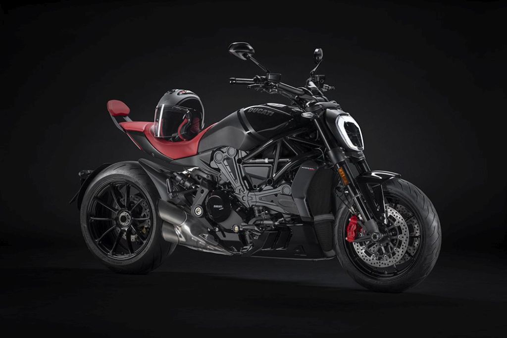 Η Ducati παρουσιάζει την ειδική έκδοση XDiavel Nera