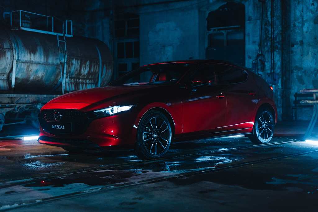 Mazda γιορτάζοντας το Κόκκινο:
