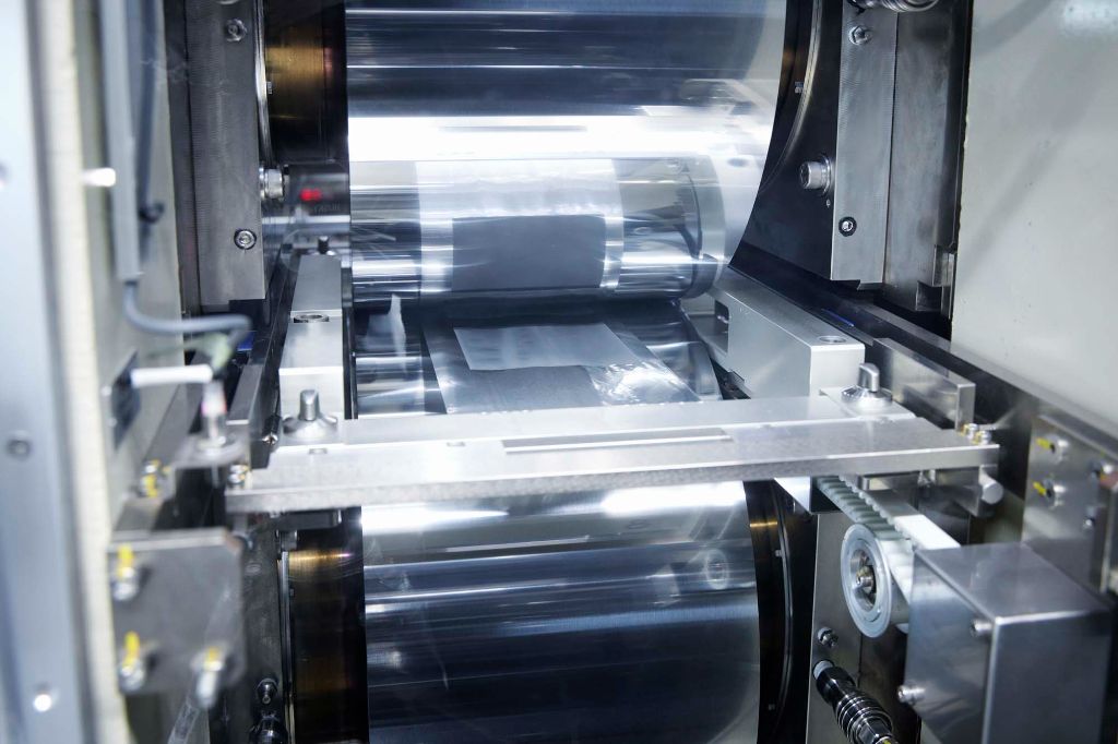 Η Nissan αποκαλύπτει πρωτότυπη μονάδα παραγωγής για μπαταρίες στερεάς κατάστασης