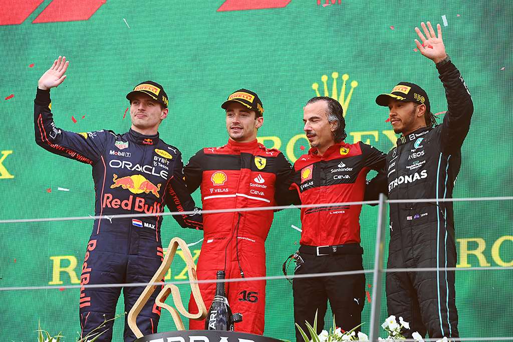 PIRELLI:Ο Leclerc κράτησε το Verstappen και επέστρεψε στο ψηλότερο σκαλί του βάθρου