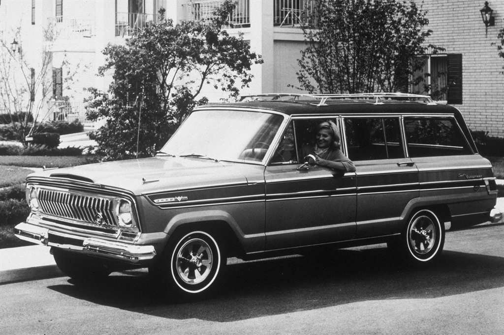 01_8th moment_1963 Jeep Wagoneer