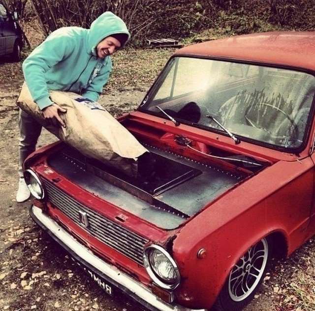 Τσικνοπέμπτη 06