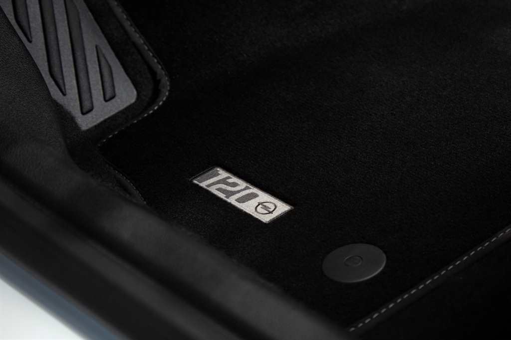 120-Years-Edition-Opel_ 06