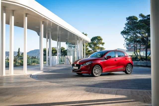 2021-Mazda2_Soul-Red-Crystal_Still_44