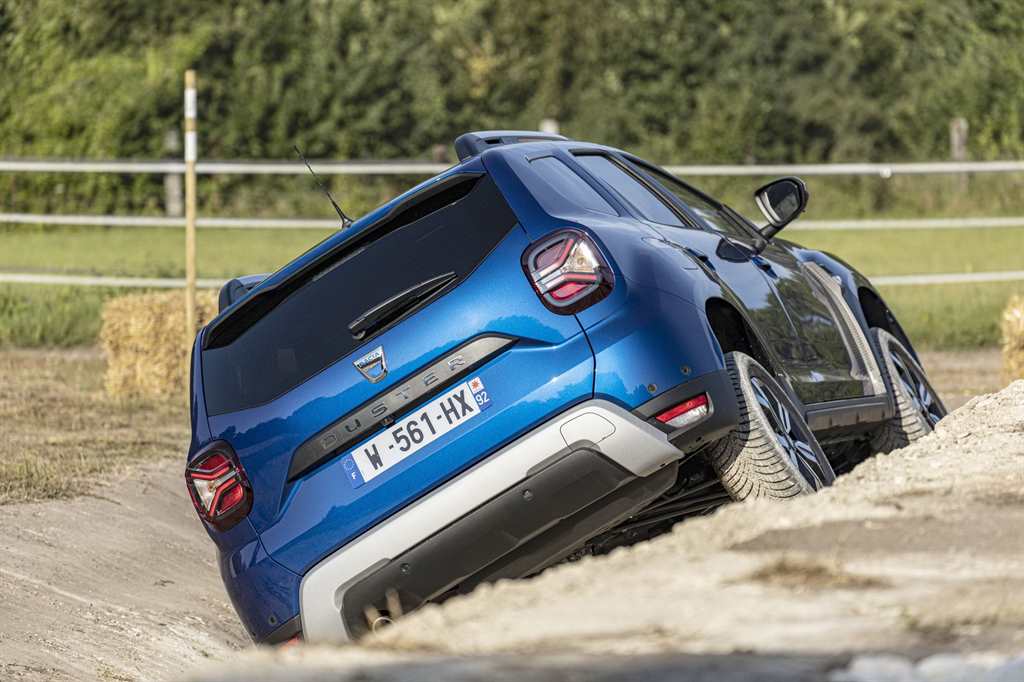 2021 - New Dacia Duster 4X4 - Iron Blue tests drive_LOW