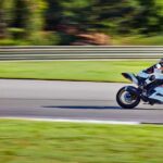 2022_YAM_YZF-R125SV_EU_BWCM_ACT_010_03_preview