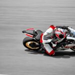 2022_YAM_YZF700R7SV_EU_SW_ACT_002_03_preview
