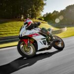2022_YAM_YZFR320SV_EU_SW_ACT_003_03_preview