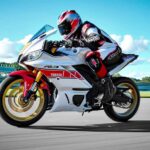 2022_YAM_YZFR320SV_EU_SW_ACT_009_03_preview