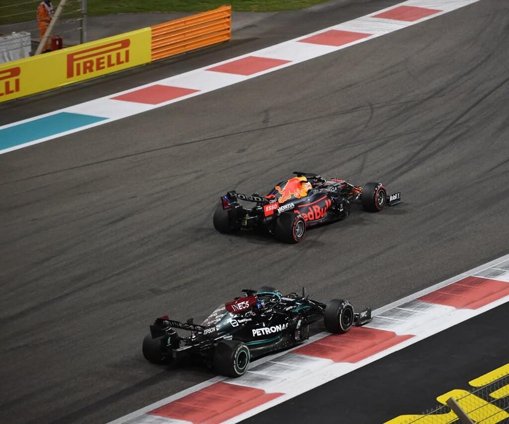 361371_Max_Verstappen_is_the_2021_World_Champion crop-min