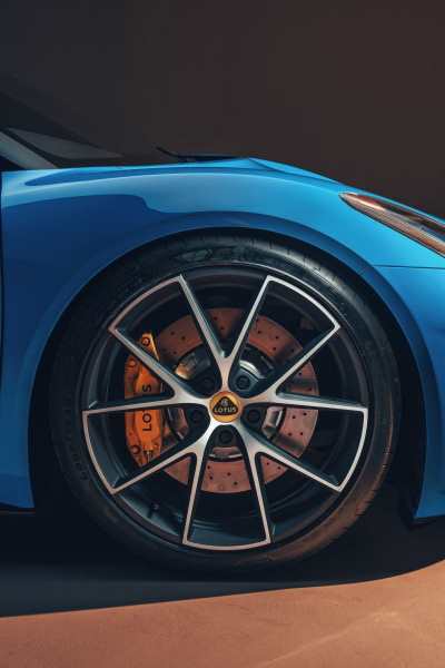 800_lotus-emira-front-wheel-detail2