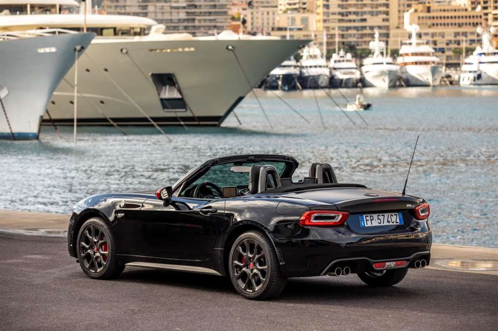 Abarth_70th_Anniversary_ 08