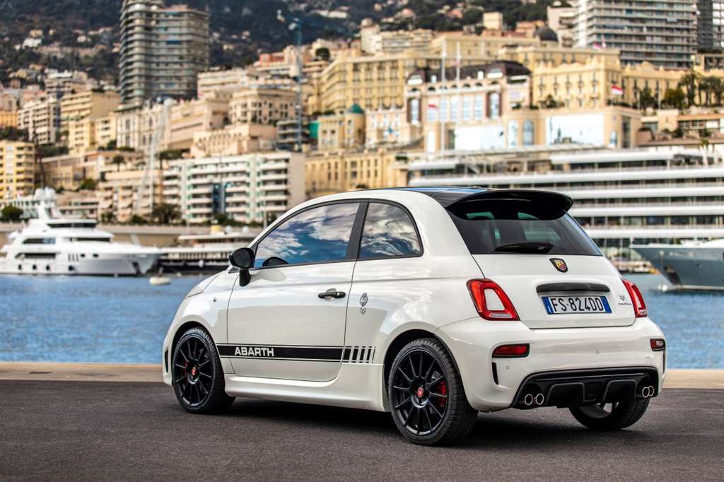 Abarth_70th_Anniversary_ 09