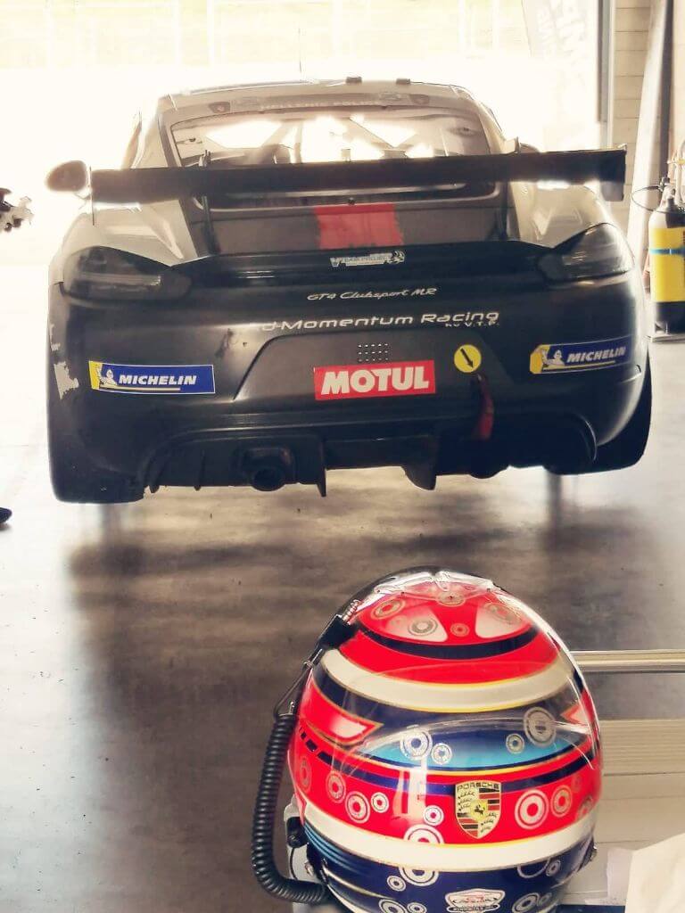 Ad-Momentum Racing by V.T.P. (1)