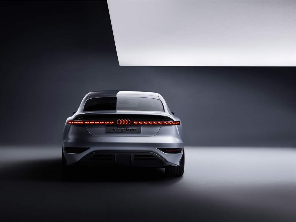 Audi A6 e-tron concept_09