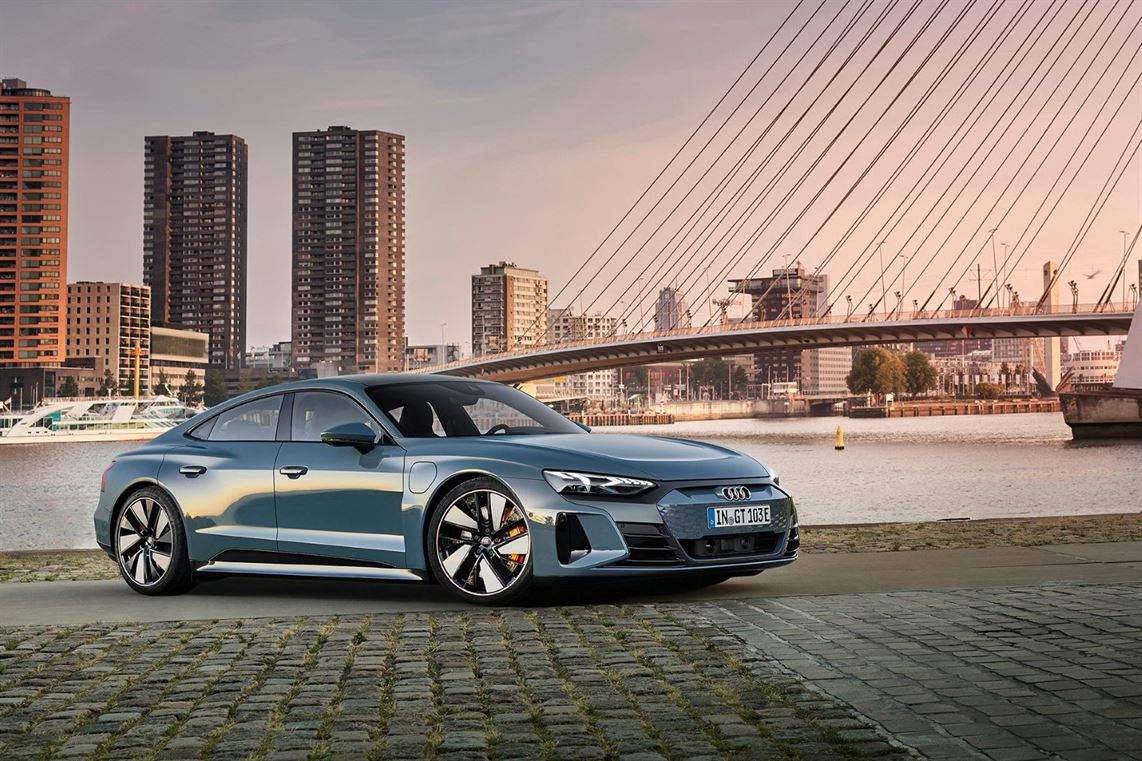 AUDI E-TRON GT__06