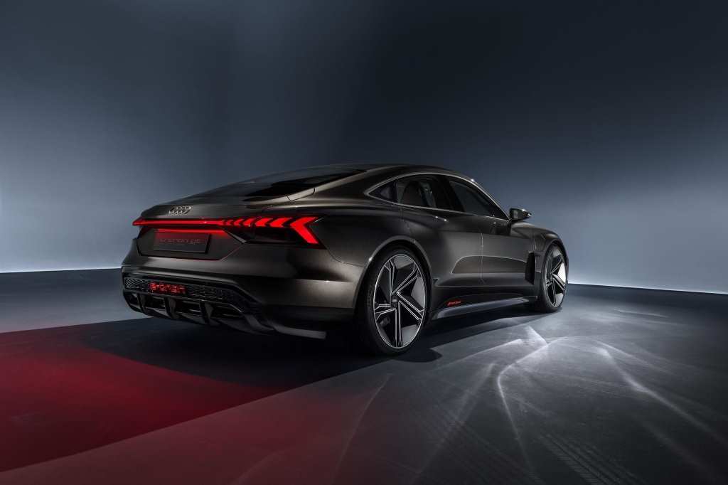 Audi e-tron GT_ 10