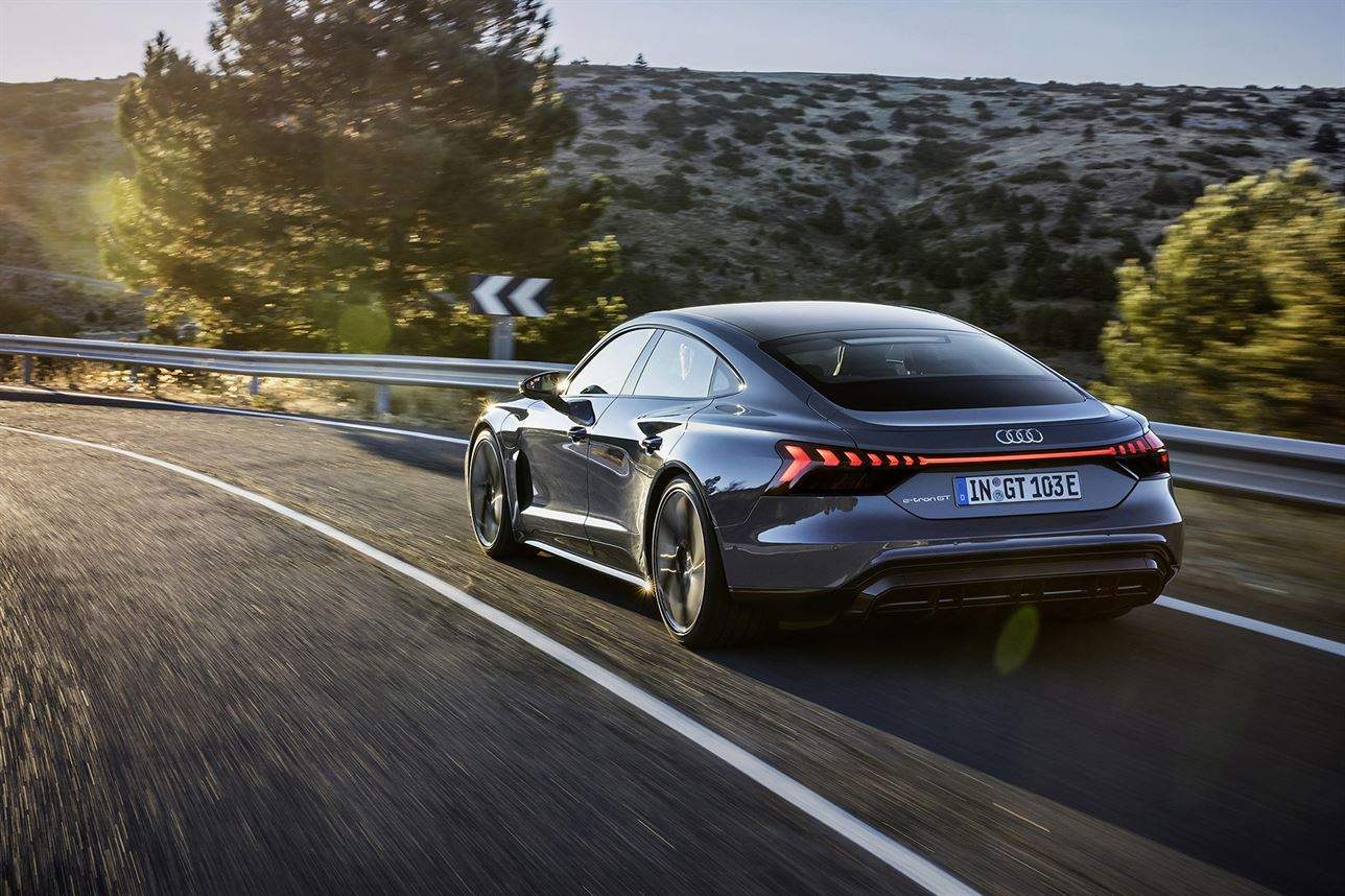 AUDI E-TRON GT__11