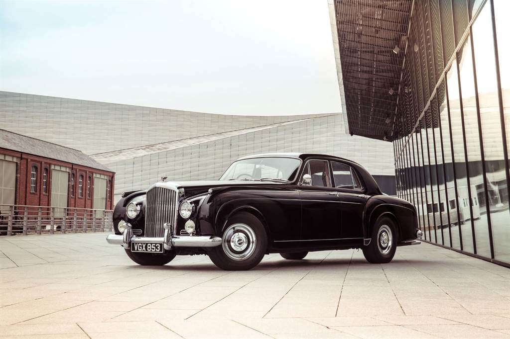 BENTLEY FLYING SPUR_03