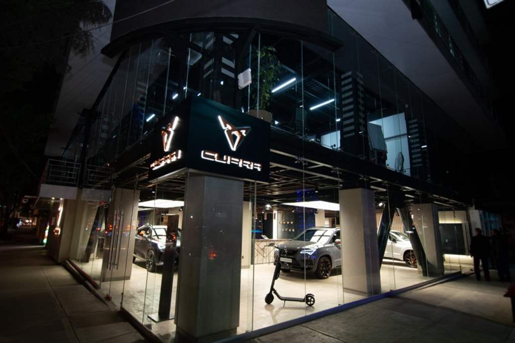 CUPRA Leon family_03