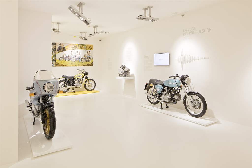 DUCATI MUSEUM_RACING ROOM_2