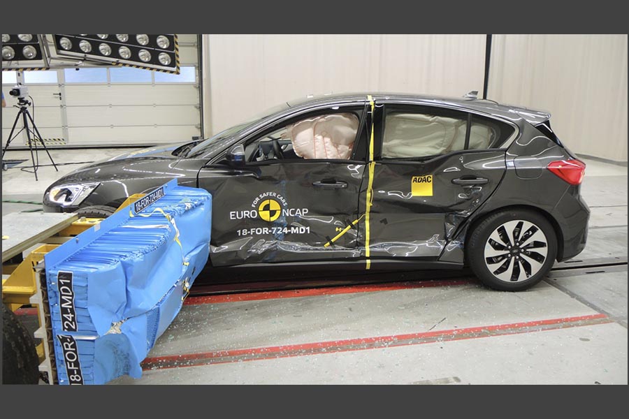 Focus Euro NCAP crash test 16