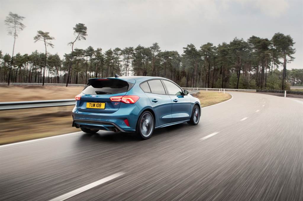 Ford Focus ST_ 04
