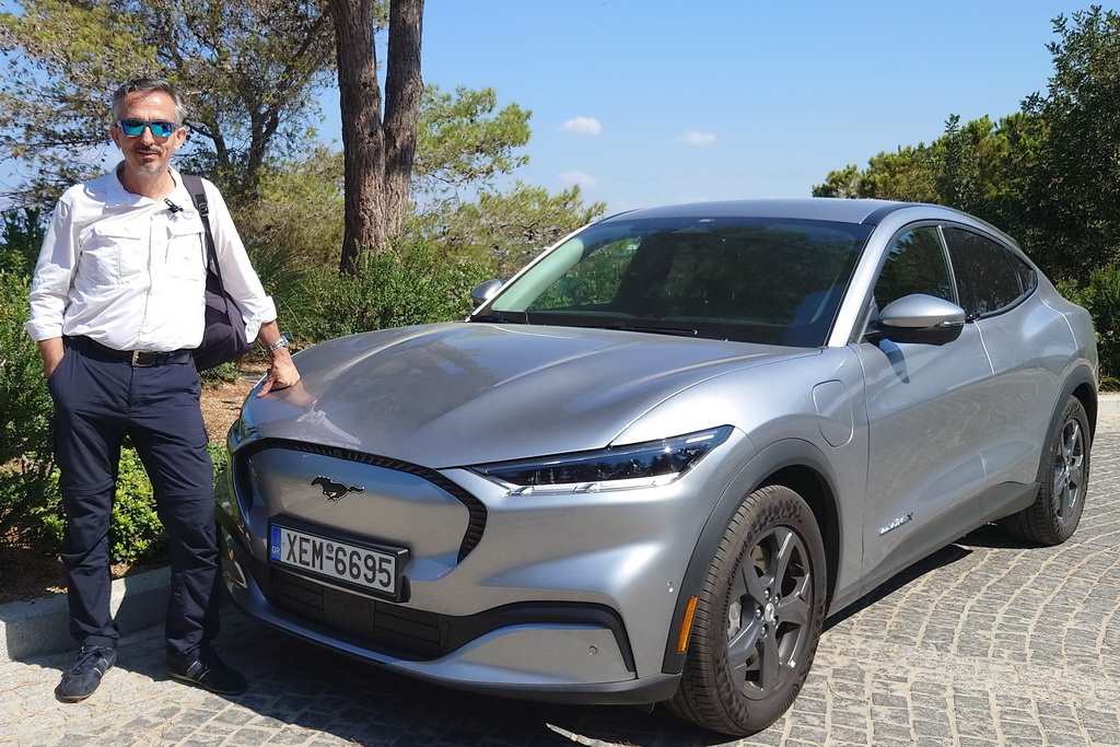 FORD_MACH-E_01_resize