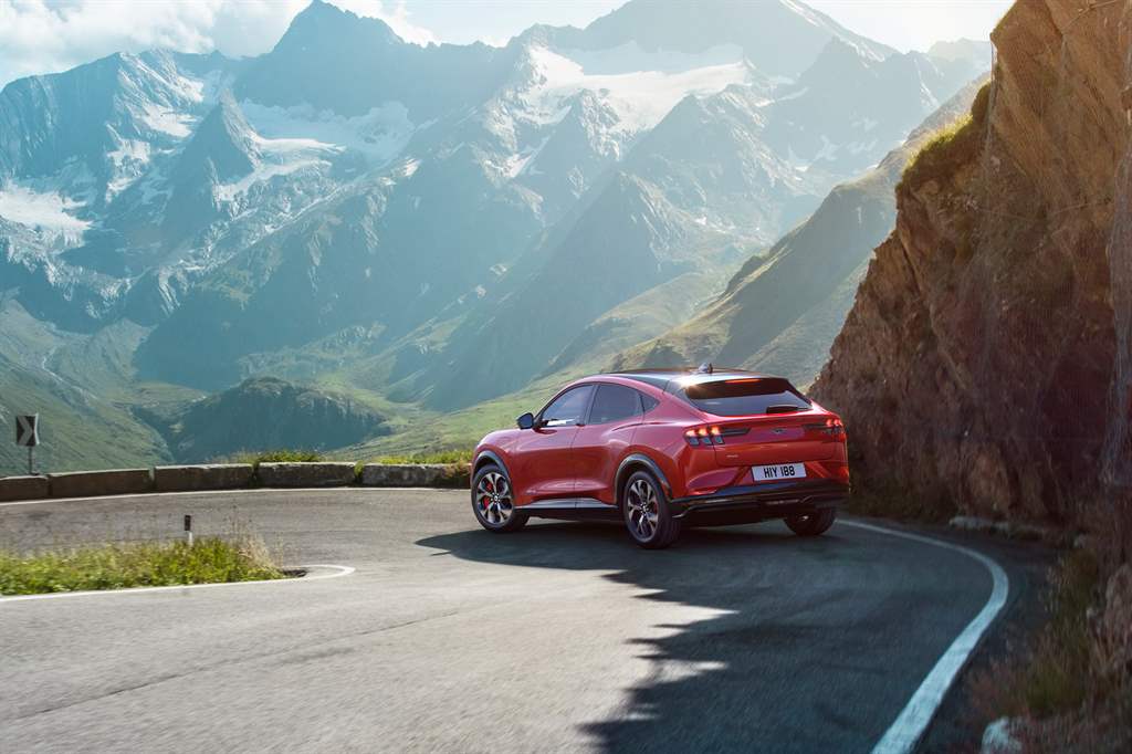 FORD_MUSTANG_MACH-E_05