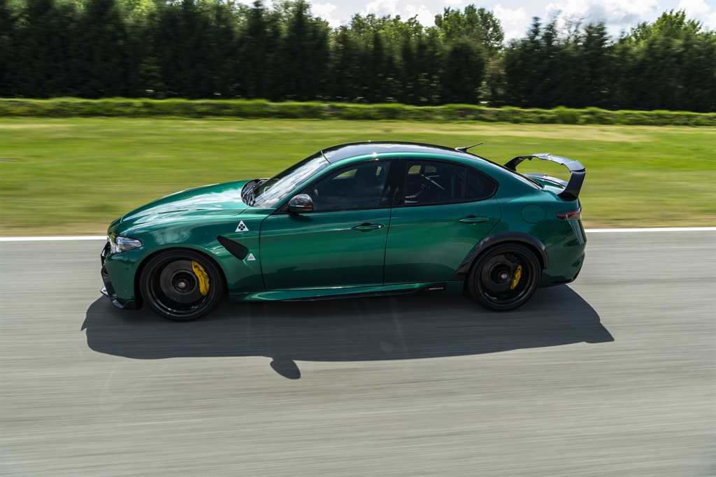 Giulia GTAm Montreal Green (6)