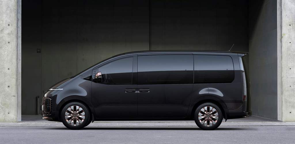 Hyundai STARIA_05
