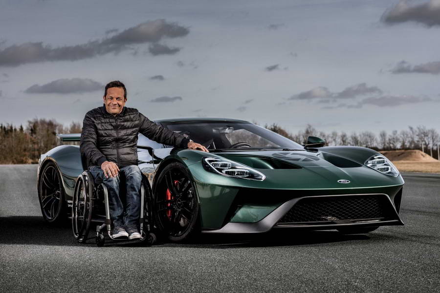 Jason Watt & his Ford GT1 10