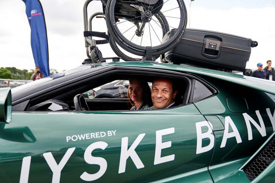 Jason Watt & his Ford GT1 14