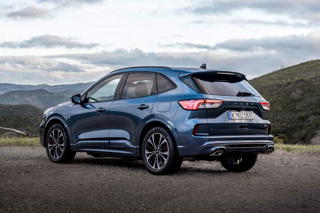 Kuga_Plug-In_Hybrid_05