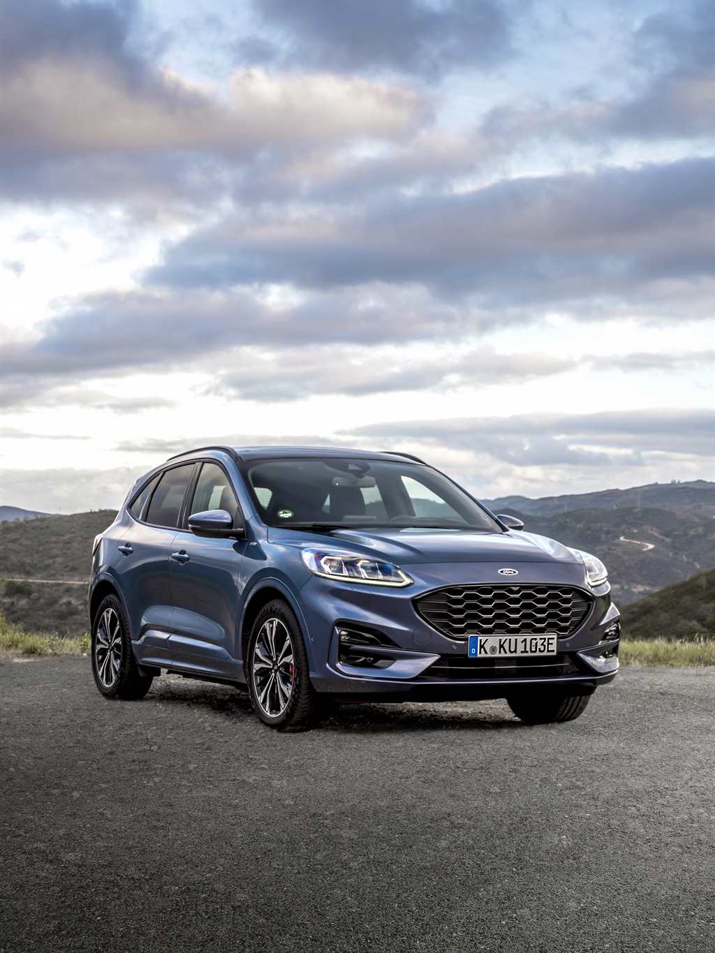 Kuga_ST-Line_X_Plug-In_Hybrid_005