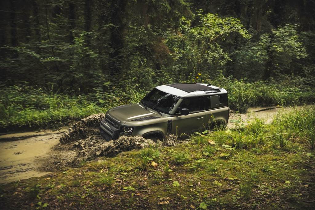 Land Rover Defender_03