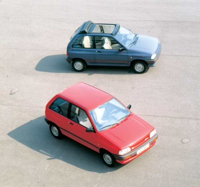 Mazda-121,-2nd-Generation-1990