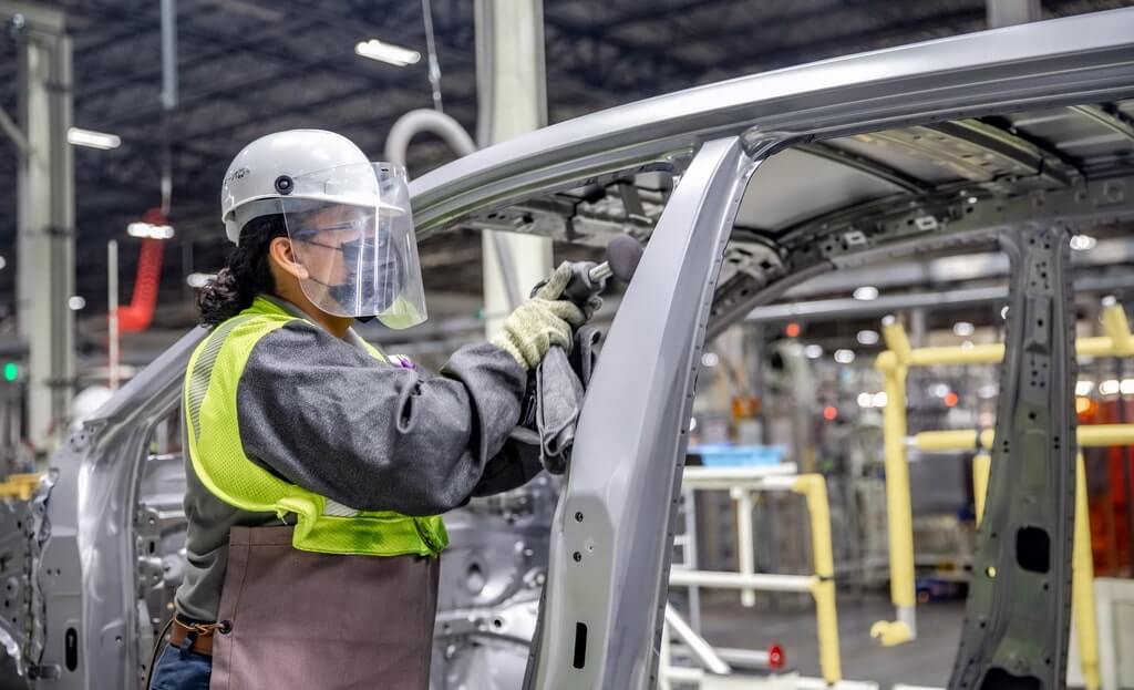 mazda_toyota_manufacturing-usa_2 crop_resize-min