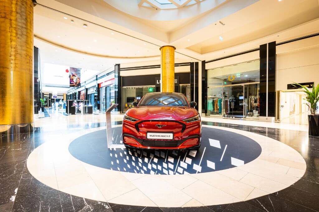 mustangmachegoldenhall (4)